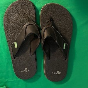 Men’s Sanuk Flip Flops - sz 9